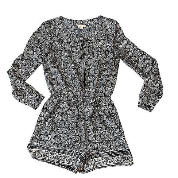 Ann Taylor Loft Long Sleeve Romper Jumpsuit, Navy/White, Size 00, Button Up - Picture 3 of 11